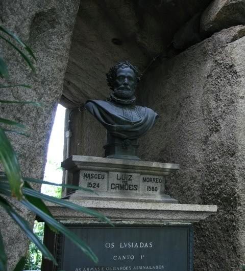 LUIS DE CAMÕES :: 500 Anos :: Biblioteca